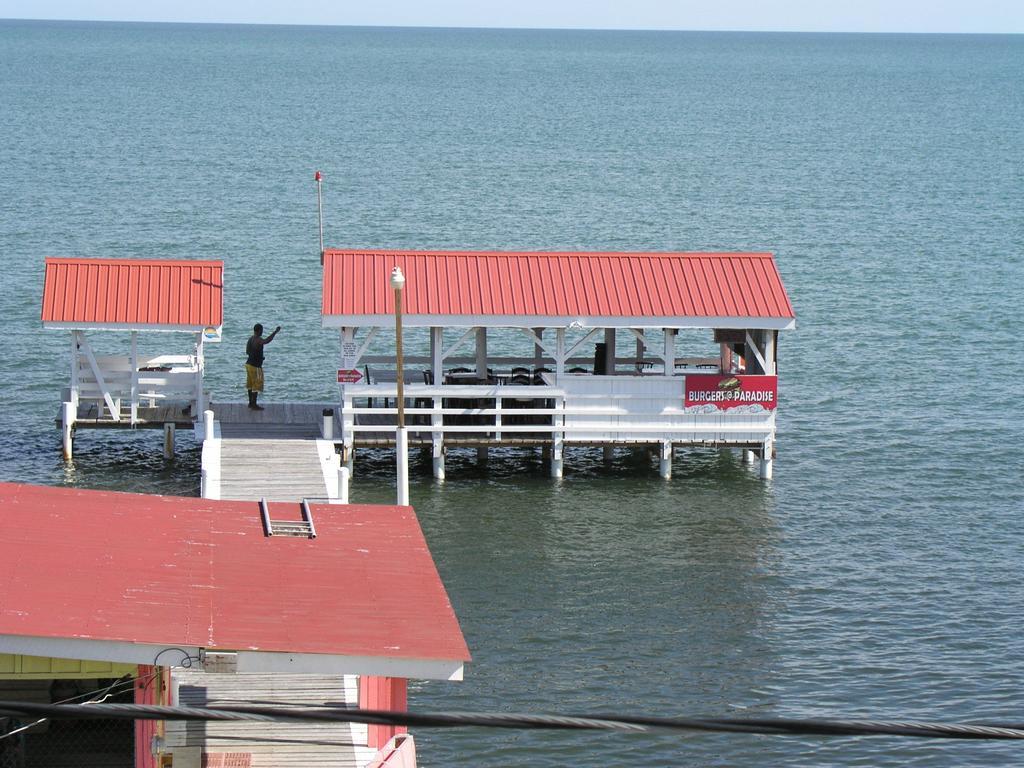 Alan'S Paradise Hotel Placencia Екстер'єр фото